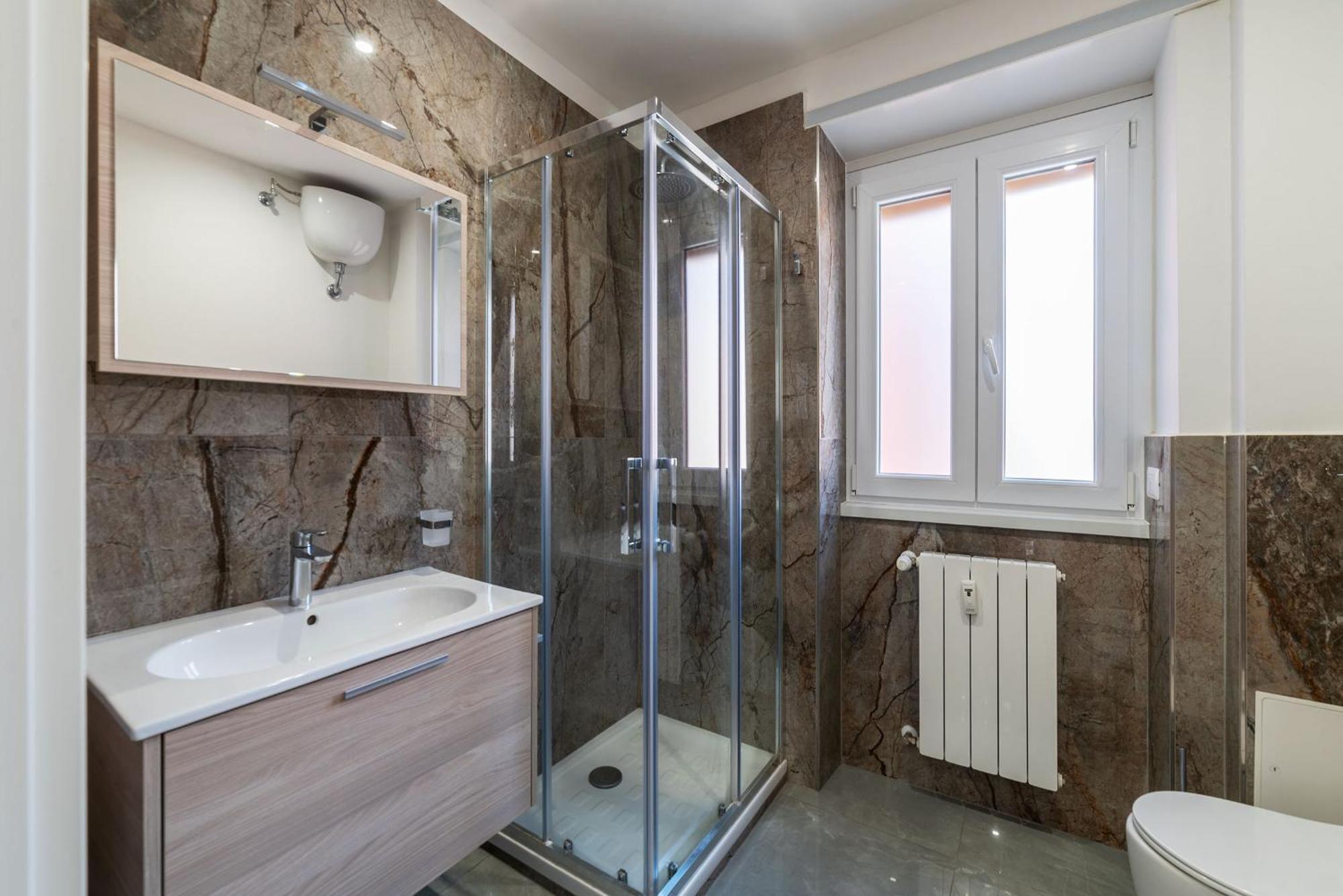 Апартаменты Joivy Delightful 3-Bed Flat With Balcony Рим Экстерьер фото