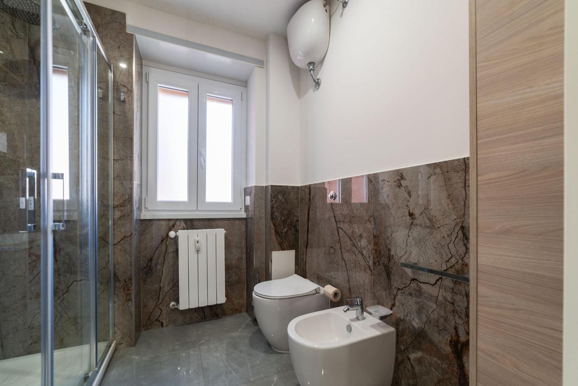 Апартаменты Joivy Delightful 3-Bed Flat With Balcony Рим Экстерьер фото